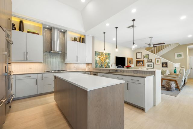 176 Golf Village Boulevard, Jupiter, FL 33458