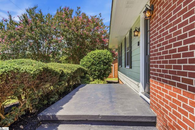 18 Bent Twig Drive, Greenville, SC 29605