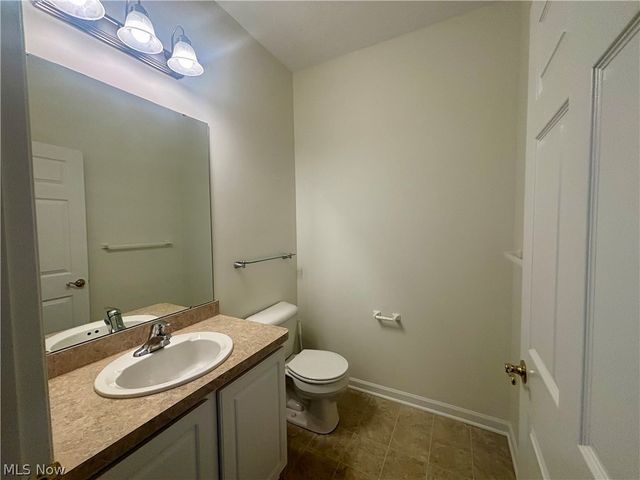 404 River Glen Drive NE, Warren, OH 44484