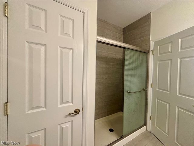 404 River Glen Drive NE, Warren, OH 44484