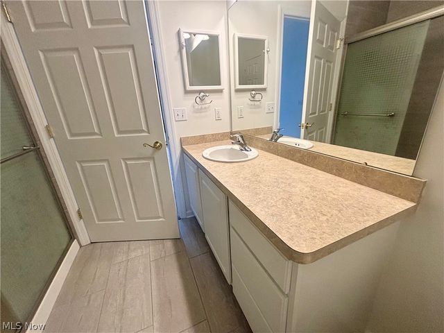 404 River Glen Drive NE, Warren, OH 44484