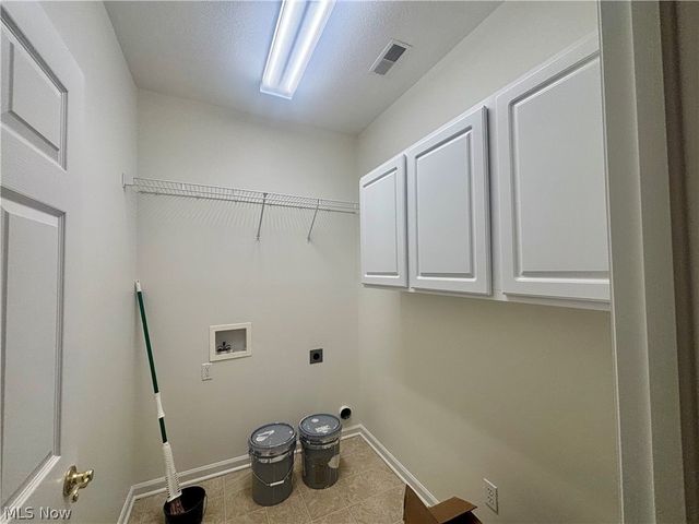 404 River Glen Drive NE, Warren, OH 44484