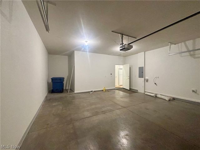 404 River Glen Drive NE, Warren, OH 44484