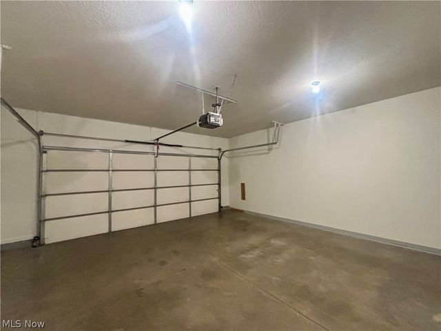 404 River Glen Drive NE, Warren, OH 44484