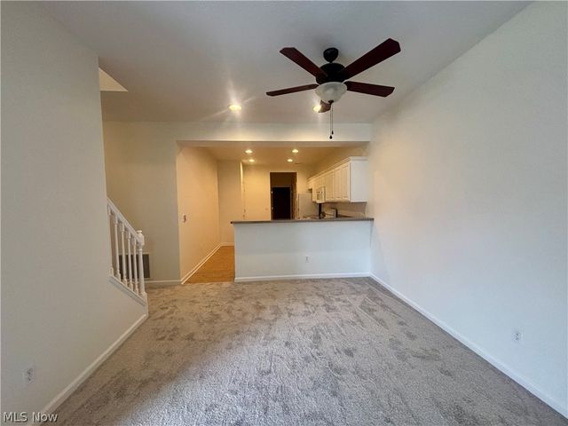 404 River Glen Drive NE, Warren, OH 44484