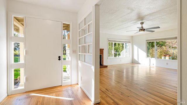 1130 Duer Rd, Sebastopol, CA 95472