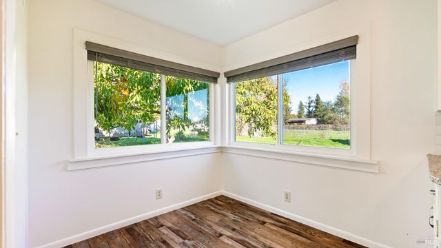 1130 Duer Rd, Sebastopol, CA 95472