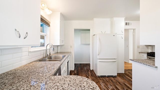 1130 Duer Rd, Sebastopol, CA 95472