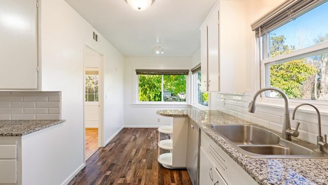 1130 Duer Rd, Sebastopol, CA 95472