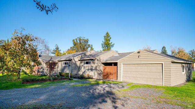 1130 Duer Rd, Sebastopol, CA 95472
