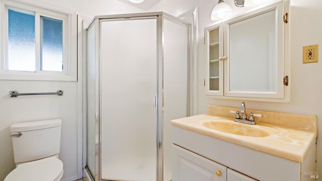 1130 Duer Rd, Sebastopol, CA 95472