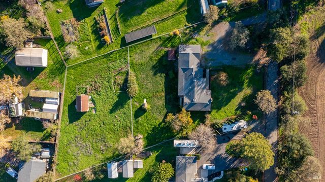 1130 Duer Rd, Sebastopol, CA 95472