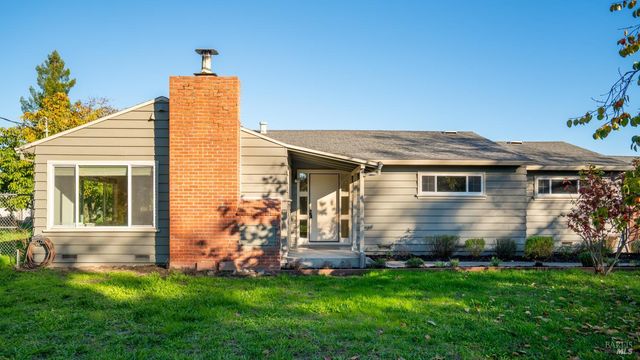 1130 Duer Rd, Sebastopol, CA 95472