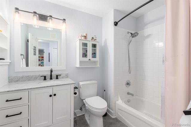 4211 S Blackhawk Circle 8C, Aurora, CO 80014