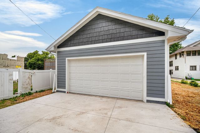 1078 35th Street, Des Moines, IA 50311