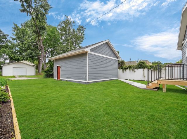 1078 35th Street, Des Moines, IA 50311