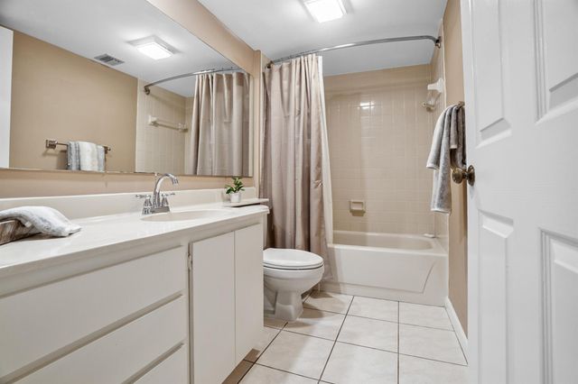 6061 Balboa Circle 102, Boca Raton, FL 33433