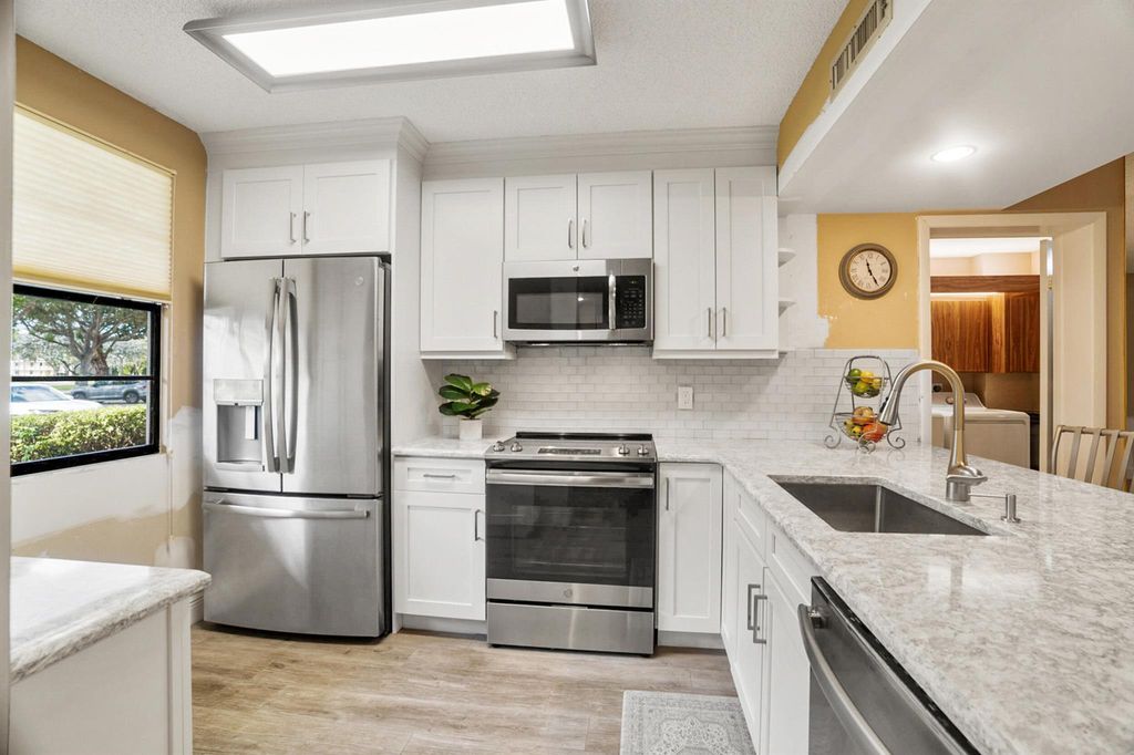 6061 Balboa Circle 102, Boca Raton, FL 33433