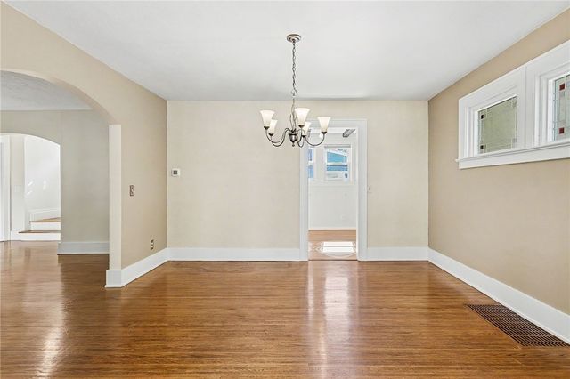 91 Warrington Dr, Brighton, NY 14618