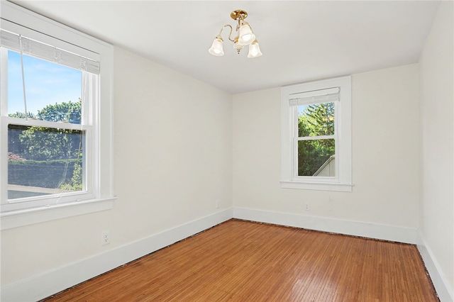 91 Warrington Dr, Brighton, NY 14618
