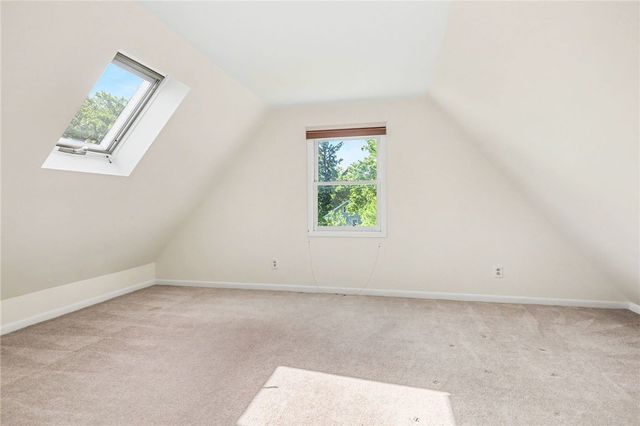 91 Warrington Dr, Brighton, NY 14618