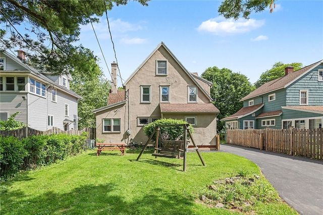 91 Warrington Dr, Brighton, NY 14618