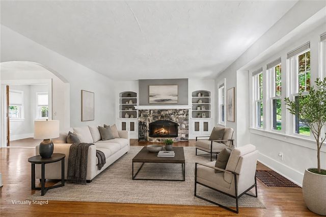 91 Warrington Dr, Brighton, NY 14618