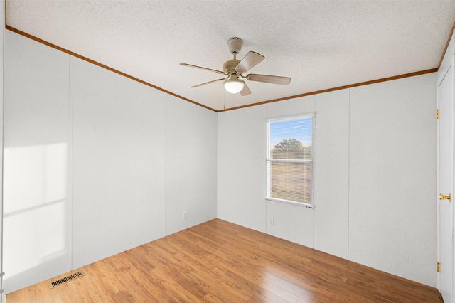 1099 Private Road 4041, Dime Box, TX 77853