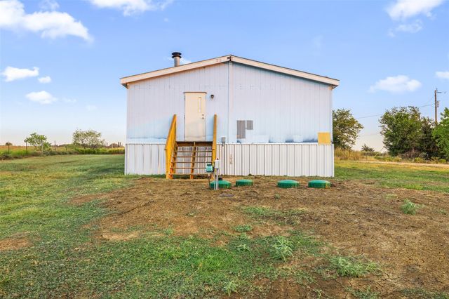 1099 Private Road 4041, Dime Box, TX 77853