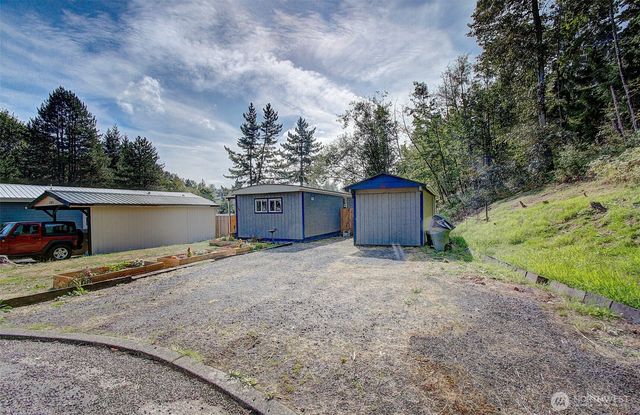 107 Guinevere Court, Castle Rock, WA 98611