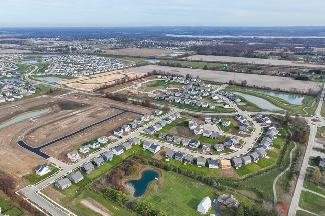198 Silver Pine Lane, Lewis Center, OH 43035
