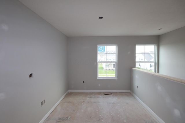 198 Silver Pine Lane, Lewis Center, OH 43035