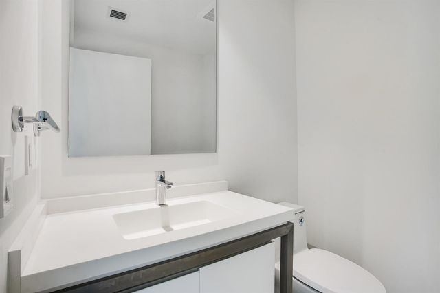2000 Metropica Way 1503, Sunrise, FL 33323