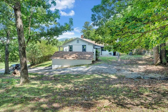 4331 Yellow Mountain RD, Roanoke, VA 24014