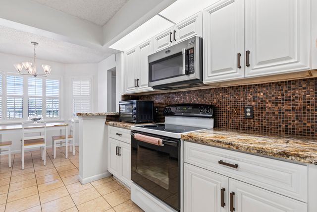 1000 SW 125th Avenue 211, Pembroke Pines, FL 33027