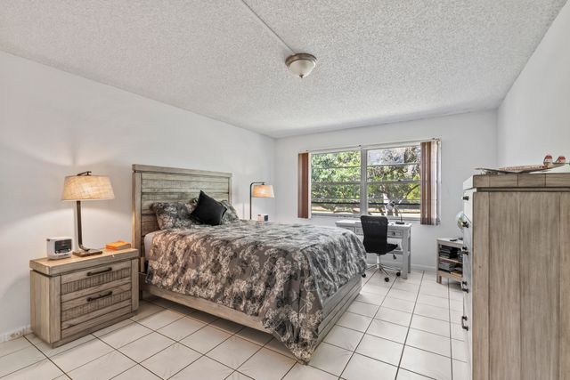 1000 SW 125th Avenue 211, Pembroke Pines, FL 33027