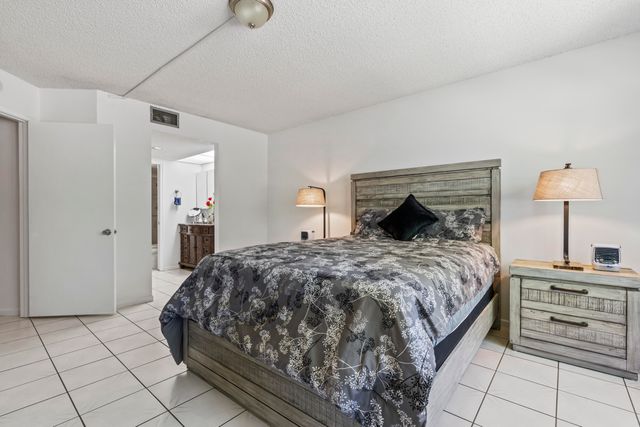 1000 SW 125th Avenue 211, Pembroke Pines, FL 33027