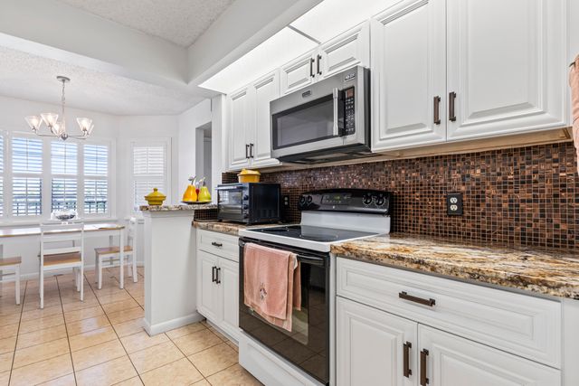 1000 SW 125th Avenue 211, Pembroke Pines, FL 33027