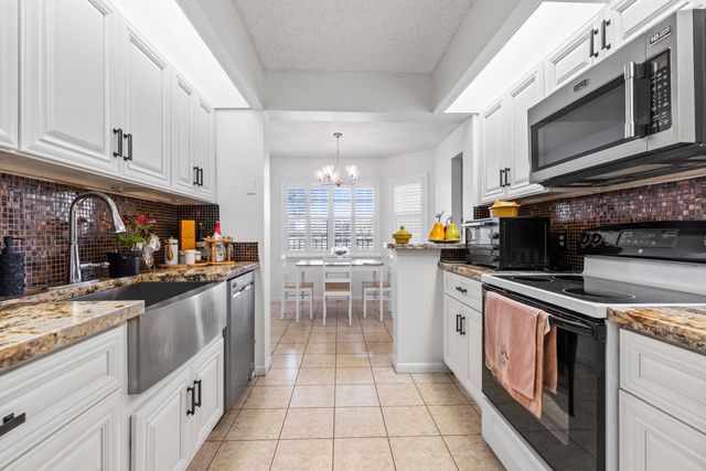 1000 SW 125th Avenue 211, Pembroke Pines, FL 33027