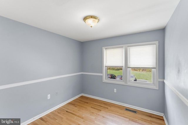 9710 ASHBOURN DR, Burke, VA 22015