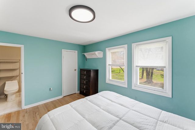 9710 ASHBOURN DR, Burke, VA 22015