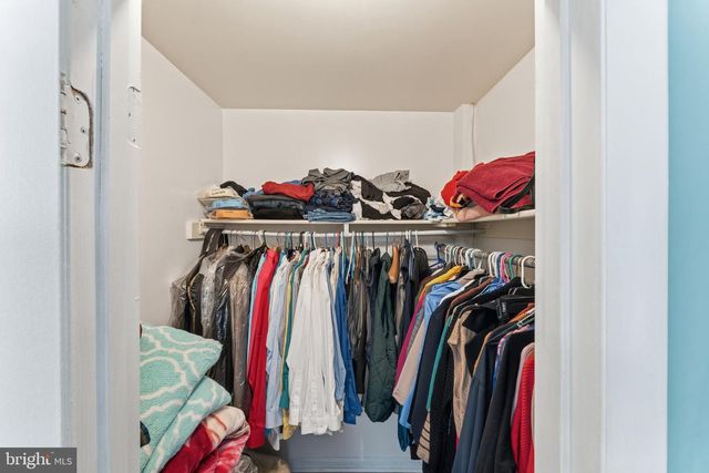 9710 ASHBOURN DR, Burke, VA 22015