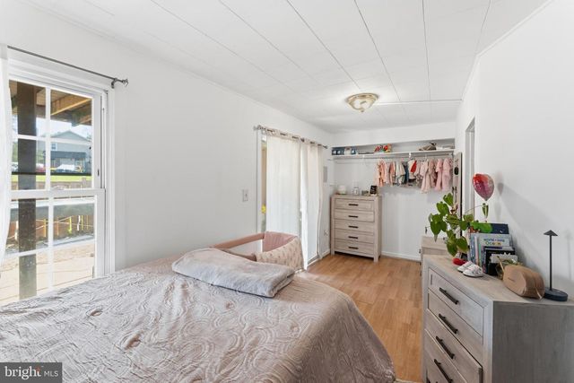 9710 ASHBOURN DR, Burke, VA 22015