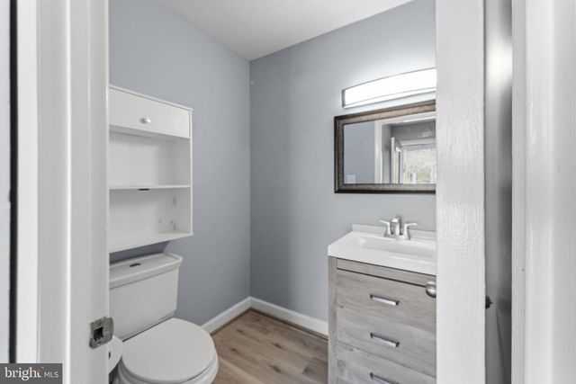 9710 ASHBOURN DR, Burke, VA 22015