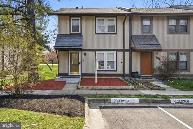 9710 ASHBOURN DR, Burke, VA 22015