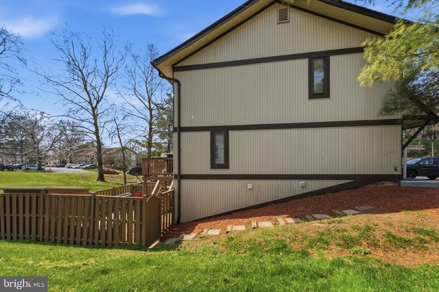 9710 ASHBOURN DR, Burke, VA 22015