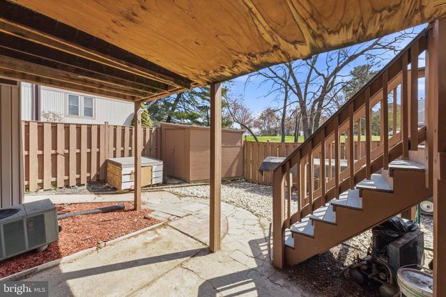 9710 ASHBOURN DR, Burke, VA 22015