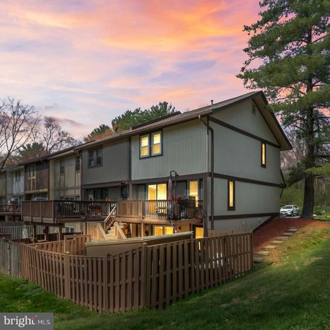 9710 ASHBOURN DR, Burke, VA 22015