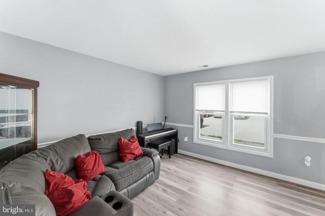 9710 ASHBOURN DR, Burke, VA 22015