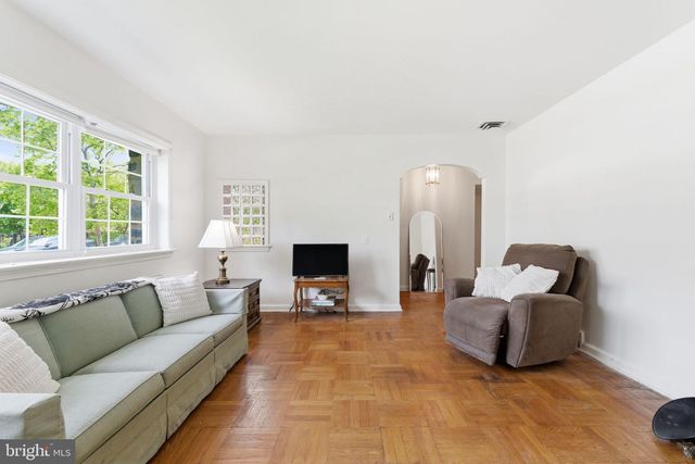 3226 W PENN ST, Philadelphia, PA 19129